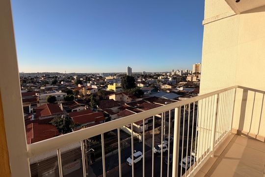 Sacada de apartamento à venda com 3 quartos, 76m² em Setor Coimbra, Goiânia
