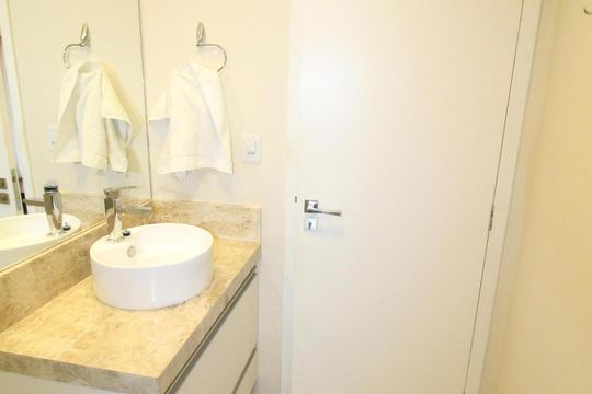 Banheiro de apartamento para alugar com 3 quartos, 115m² em Centro, São José dos Campos