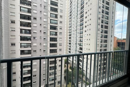 Varanda da Sala de apartamento à venda com 2 quartos, 52m² em Alphaville Empresarial, Barueri
