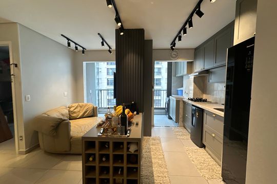 Cozinha de apartamento à venda com 2 quartos, 52m² em Alphaville Empresarial, Barueri