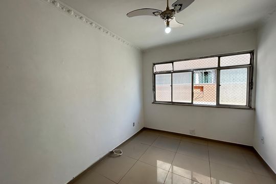 Sala de apartamento para alugar com 2 quartos, 50m² em Praça Seca, Rio de Janeiro