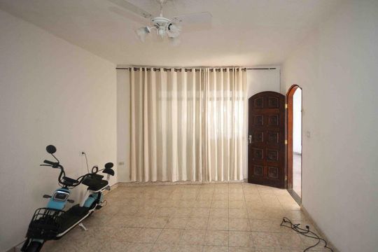 Sala de casa para alugar com 3 quartos, 150m² em Jardim Santa Teresinha, São Paulo