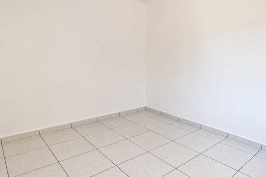 Quarto 2 de apartamento para alugar com 2 quartos, 49m² em Chácara Roselândia, Cotia