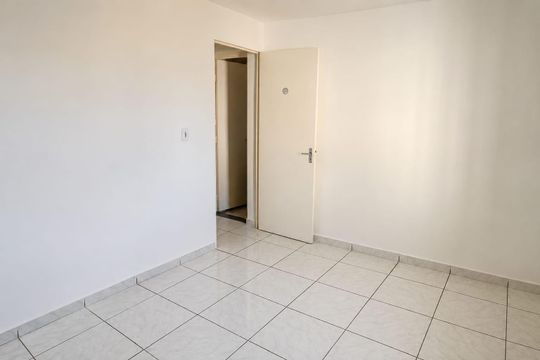 Quarto 2 de apartamento para alugar com 2 quartos, 49m² em Chácara Roselândia, Cotia