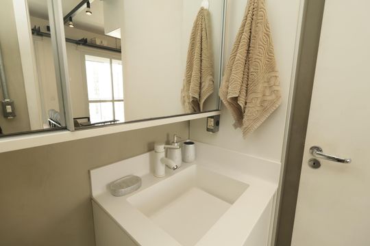 Banheiro de apartamento para alugar com 1 quarto, 28m² em Aclimação, São Paulo