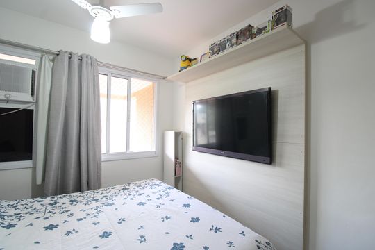 Suíte 2 de apartamento à venda com 2 quartos, 79m² em Taquara, Rio de Janeiro