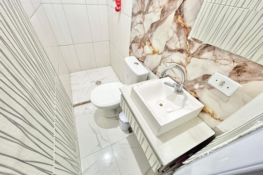 Banheiro de casa para alugar com 1 quarto, 40m² em Vila Roque, São Paulo