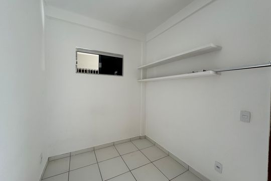 Quarto 1 de apartamento à venda com 2 quartos, 63m² em Cjto 5 Lote 1 E 2, Brasília