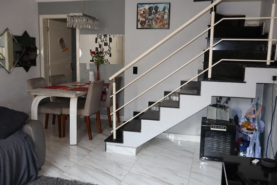 Casa à venda com 2 quartos, 93m² em Vila Celeste, São Paulo