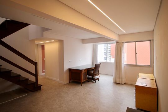 Apartamento à venda com 2 quartos, 135m² em Champagnat, Curitiba