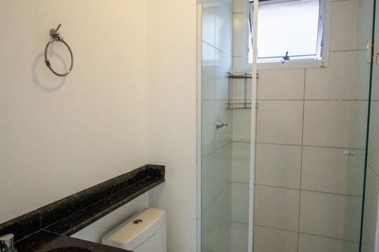 Banheiro  de apartamento para alugar com 2 quartos, 48m² em Green Valley, Votorantim