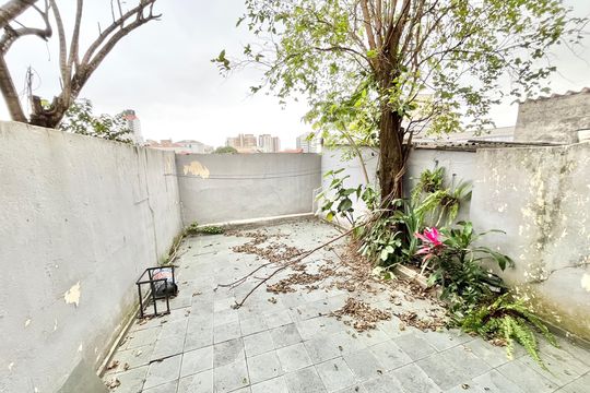 Quintal de casa à venda com 3 quartos, 130m² em Vila Isolina Mazzei, São Paulo