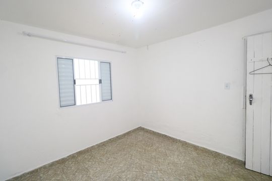 Quarto 2 de casa à venda com 4 quartos, 250m² em Vila Palmares, Santo André