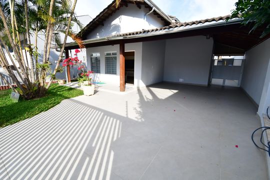 Garagem de casa à venda com 3 quartos, 490m² em Parque das Universidades, Campinas