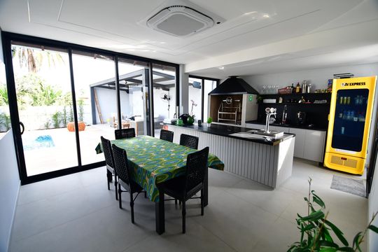 Varanda gourmet de casa à venda com 3 quartos, 490m² em Parque das Universidades, Campinas