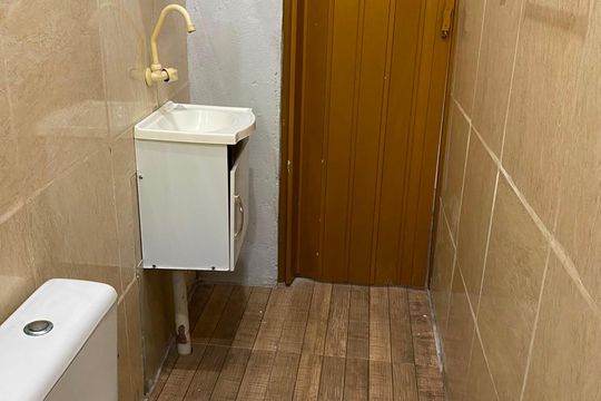 Banheiro de kitnet/studio para alugar com 1 quarto, 30m² em Anchieta, Nilópolis