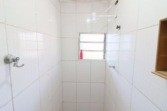 Banheiro de casa para alugar com 1 quarto, 38m² em Conceicao, Osasco