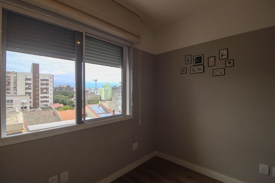 Quarto de apartamento à venda com 3 quartos, 84m² em Santana, Porto Alegre