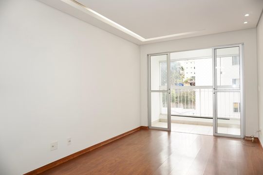 Sala de apartamento para alugar com 3 quartos, 70m² em Esplanada, Belo Horizonte