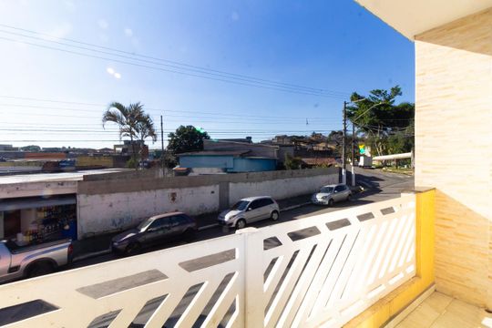 Sacada de casa para alugar com 3 quartos, 190m² em Parque Sao Rafael, São Paulo