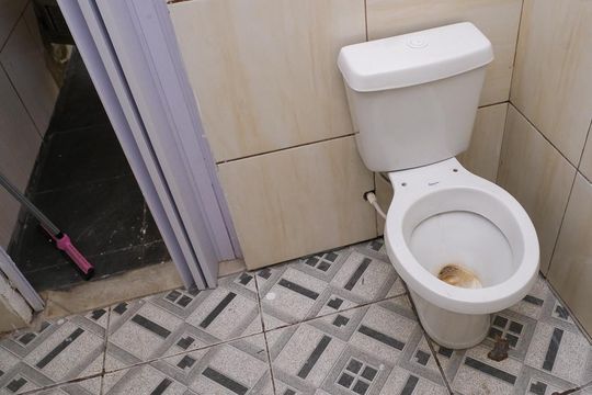 Banheiro de casa para alugar com 2 quartos, 200m² em Kennedy, Nova Iguaçu