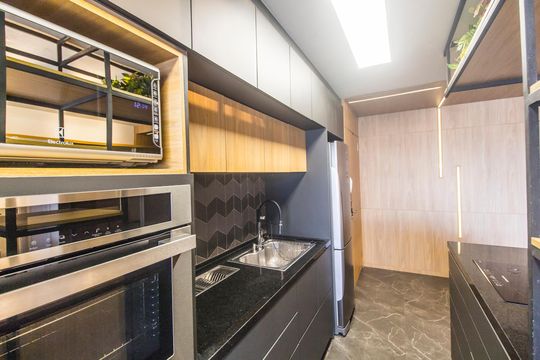 Cozinha de apartamento para alugar com 2 quartos, 70m² em Empresarial 18 do Forte, Barueri