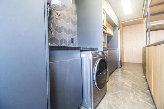 Área de Serviço de apartamento para alugar com 2 quartos, 70m² em Empresarial 18 do Forte, Barueri