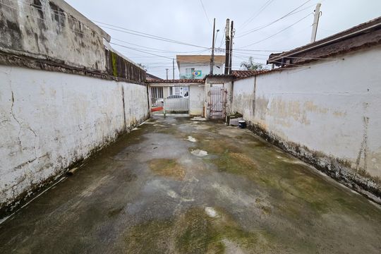 Garagem de casa para alugar com 2 quartos, 130m² em Maracanã, Praia Grande
