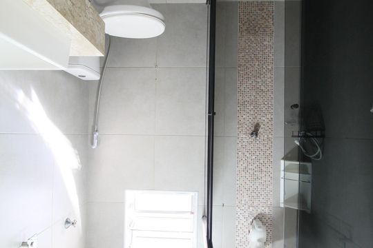 Banheiro  de casa à venda com 2 quartos, 99m² em Vila Sonia, São Paulo