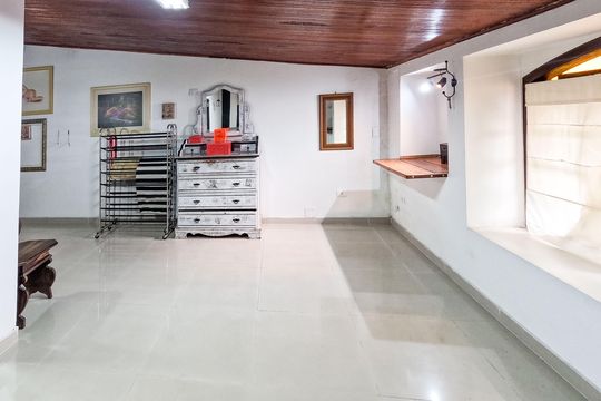 Casa à venda com 4 quartos, 380m² em Vila Mangalot, São Paulo