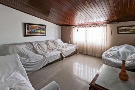 Casa à venda com 4 quartos, 380m² em Vila Mangalot, São Paulo