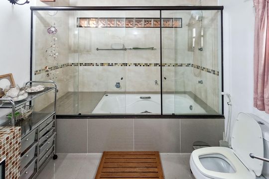Casa à venda com 4 quartos, 380m² em Vila Mangalot, São Paulo