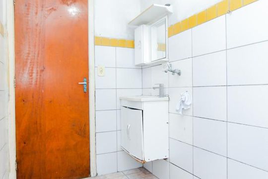 Banheiro de apartamento para alugar com 1 quarto, 34m² em Jardim Santa Mena, Guarulhos