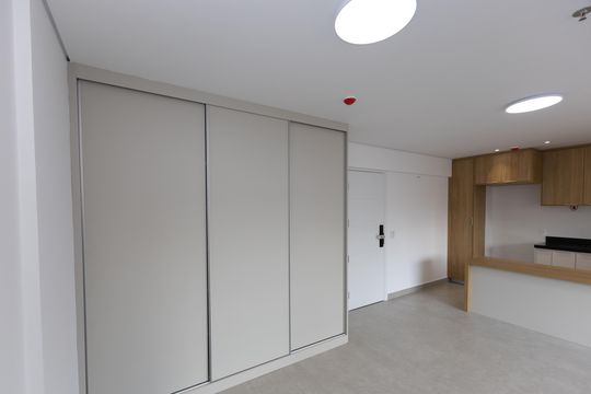 Suíte 1 de apartamento para alugar com 1 quarto, 43m² em Vale do Sereno, Nova Lima