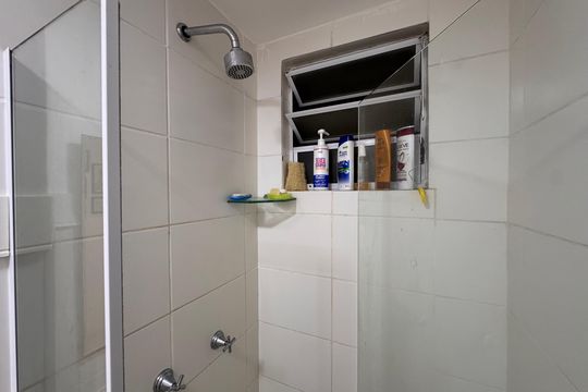 Banheiro Social de apartamento à venda com 2 quartos, 50m² em Vargem Grande, Rio de Janeiro