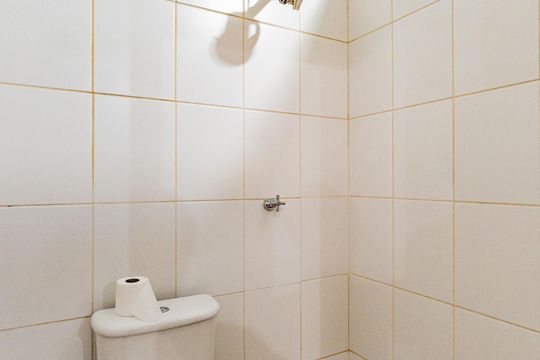 Banheiro Garagem de casa à venda com 3 quartos, 450m² em Vila Conde do Pinhal, São Paulo