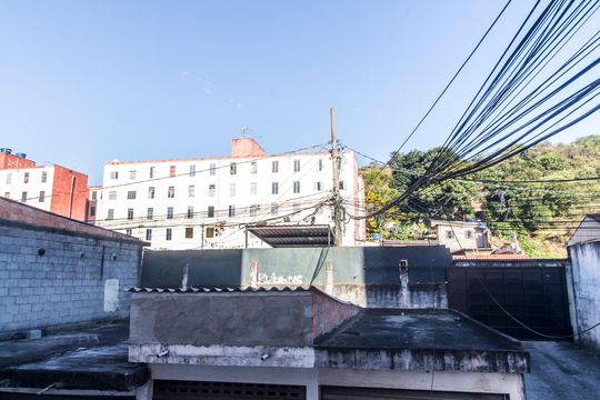 Vista do Quarto 1 de apartamento para alugar com 2 quartos, 45m² em Conjunto Habitacional Presidente Castelo Branco, Carapicuíba