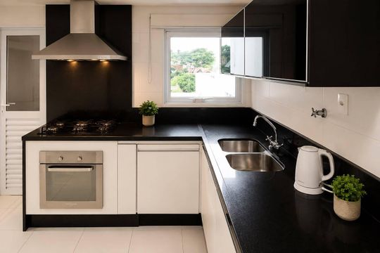 Cozinha de apartamento para alugar com 3 quartos, 150m² em Vila Gertrudes, São Paulo