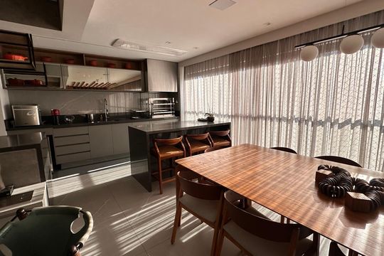 Apartamento à venda com 4 quartos, 181m² em Jardim das Acacias, São Paulo