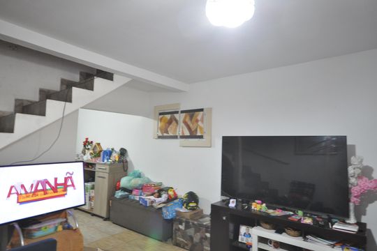 Casa à venda com 4 quartos, 192m² em Jardim Modelo, São Paulo