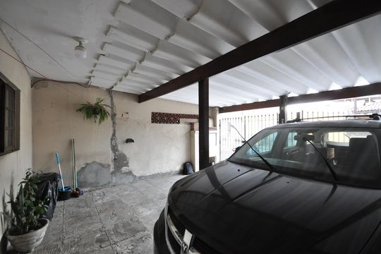 Garagem de casa à venda com 4 quartos, 192m² em Jardim Modelo, São Paulo