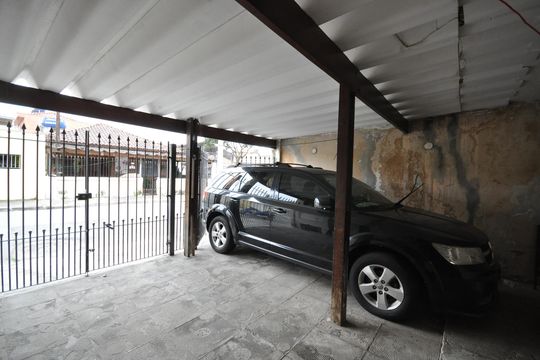 Garagem de casa à venda com 4 quartos, 192m² em Jardim Modelo, São Paulo