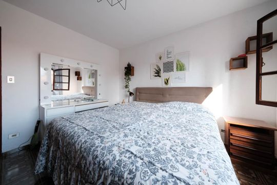 Quarto 1 de casa à venda com 2 quartos, 101m² em Vila Araguaia, São Paulo