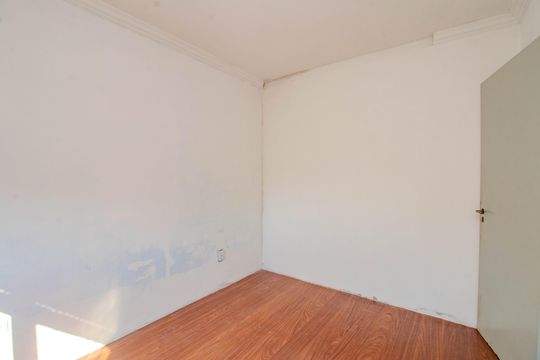 Quarto de apartamento à venda com 1 quarto, 45m² em Rubem Berta, Porto Alegre