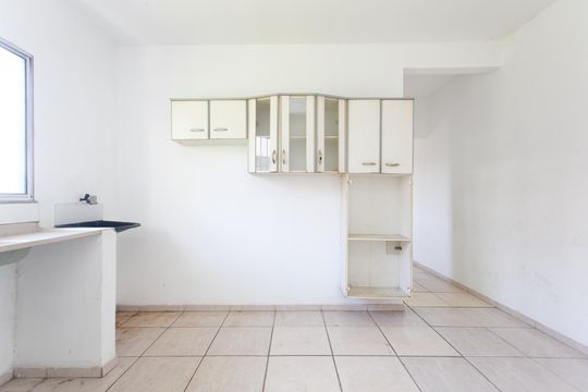 Cozinha/Área de serviço de casa para alugar com 1 quarto, 42m² em Jardim Indaia, São Paulo