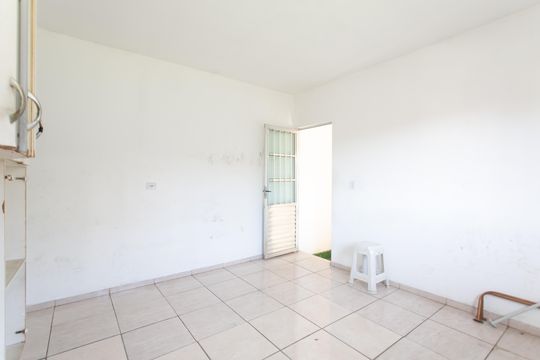 Cozinha/Área de serviço de casa para alugar com 1 quarto, 42m² em Jardim Indaia, São Paulo