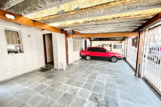 Garagem de casa à venda com 5 quartos, 246m² em Vila Isolina Mazzei, São Paulo