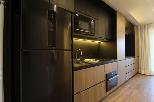 Cozinha de kitnet/studio para alugar com 1 quarto, 30m² em Indianópolis, São Paulo