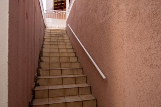 Acesso edícula de casa de condomínio para alugar com 4 quartos, 217m² em Chácaras Reunidas São Jorge, Sorocaba
