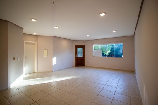 Casa de Condomínio para alugar com 4 quartos, 217m² em Chácaras Reunidas São Jorge, Sorocaba